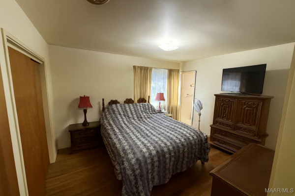 3637 Cloverdale Road