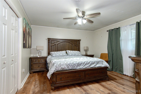 233 Vanderbilt Loop W