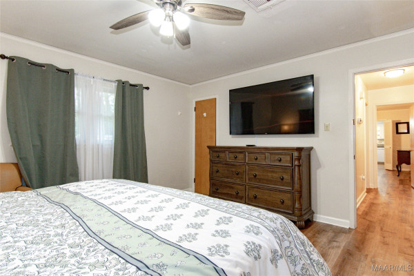 233 Vanderbilt Loop W