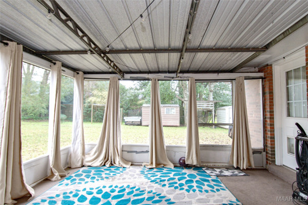 233 Vanderbilt Loop W