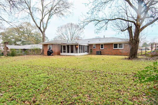 233 Vanderbilt Loop W