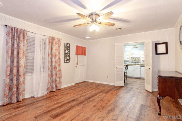 233 Vanderbilt Loop W