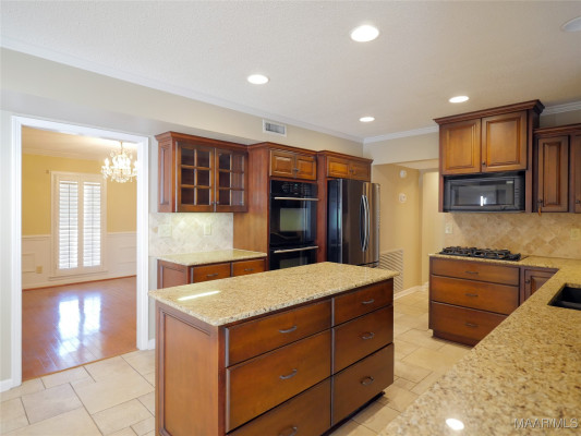 1800 Wentworth Drive