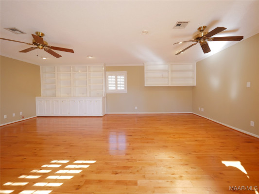 1800 Wentworth Drive