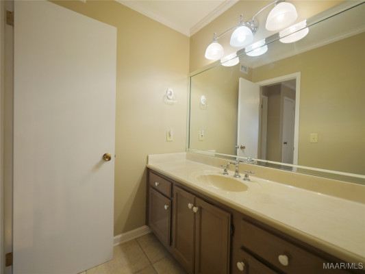 1800 Wentworth Drive