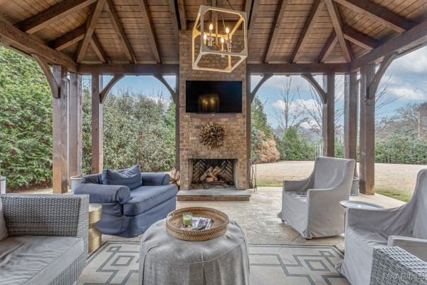 8512 MARSH POINTE Drive