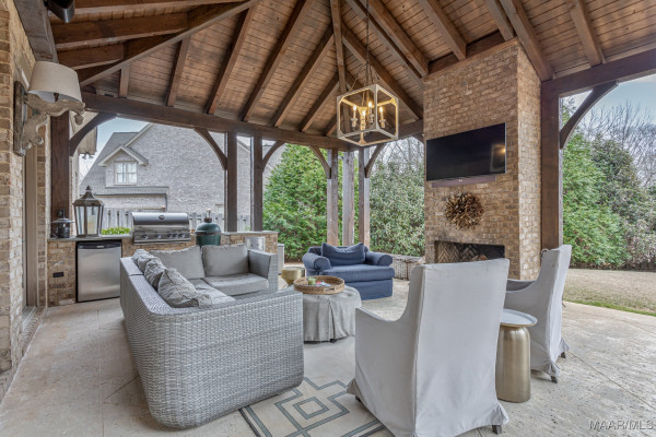 8512 MARSH POINTE Drive