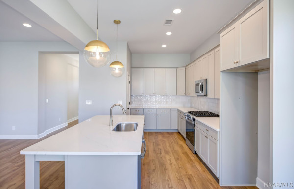 9055 Chastain Park Drive
