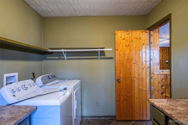 1547 Pine Ridge Road