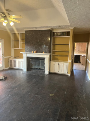7036 Knoll Loop