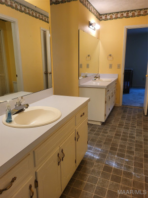 85 Price Road