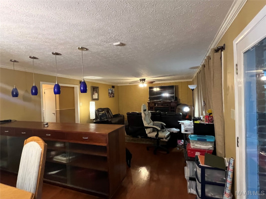 2731 Sweetbriar Road