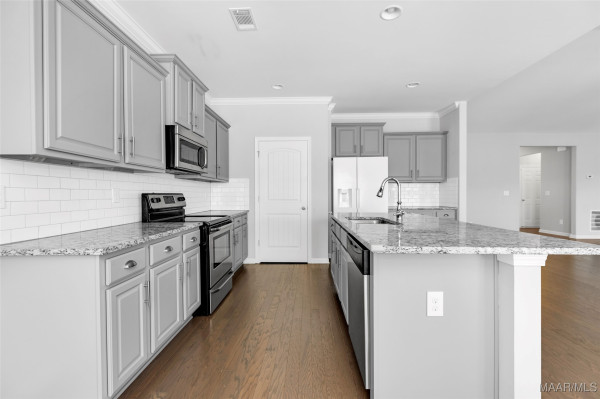 1360 Barret Park Way