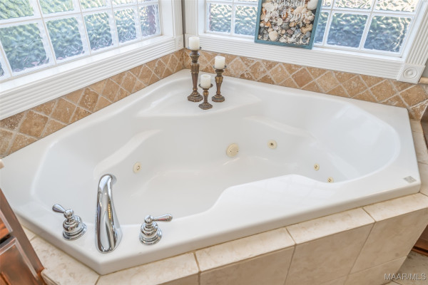 8207 Stonewall Court