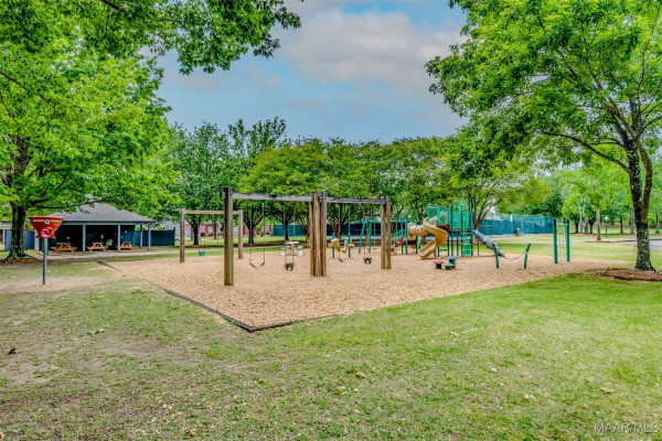 8207 Stonewall Court