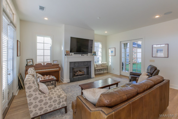 4824 Grassmere Street