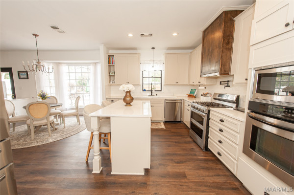 3051 Hill Hedge Drive