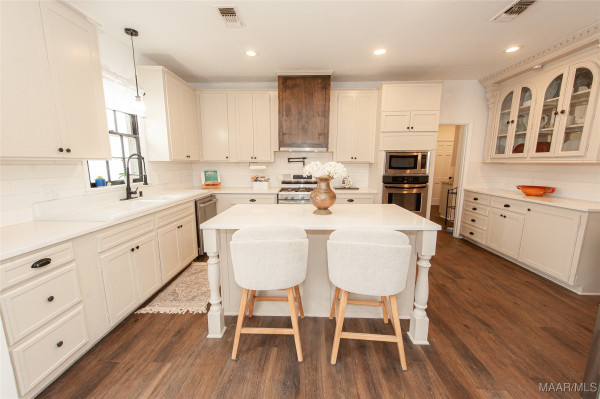 3051 Hill Hedge Drive