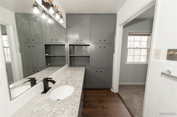 3051 Hill Hedge Drive