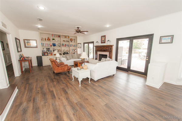 3051 Hill Hedge Drive