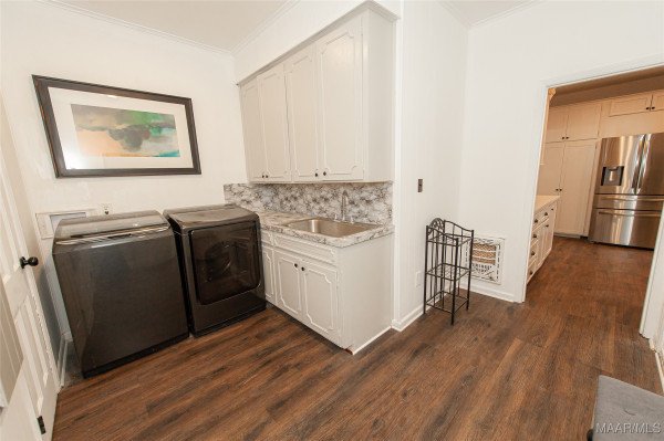 3051 Hill Hedge Drive