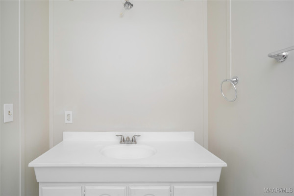 6120 Hinchcliff Road