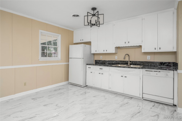 6120 Hinchcliff Road