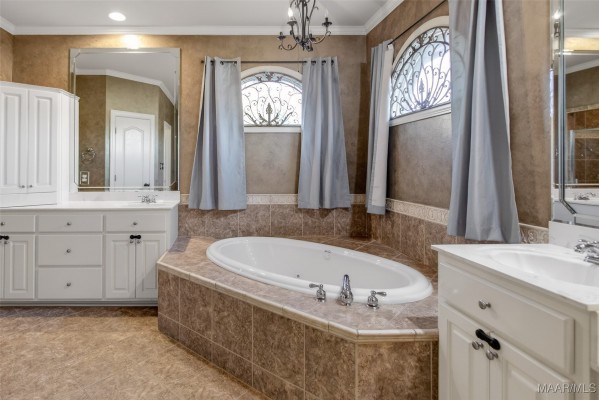 8696 Huntingdon Ridge Lane