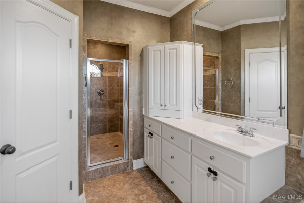 8696 Huntingdon Ridge Lane