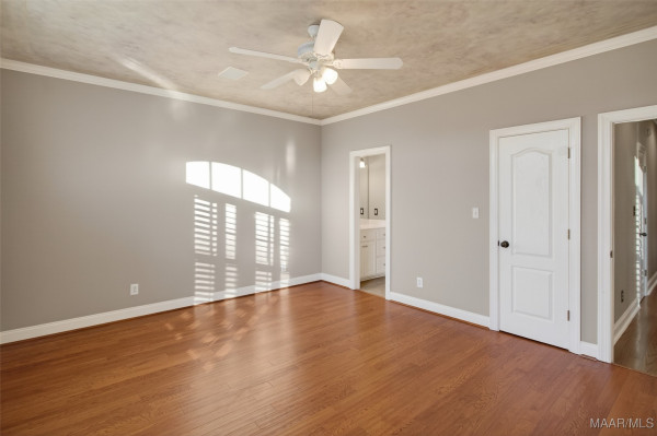 8696 Huntingdon Ridge Lane