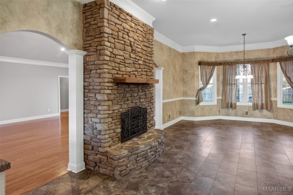 8696 Huntingdon Ridge Lane