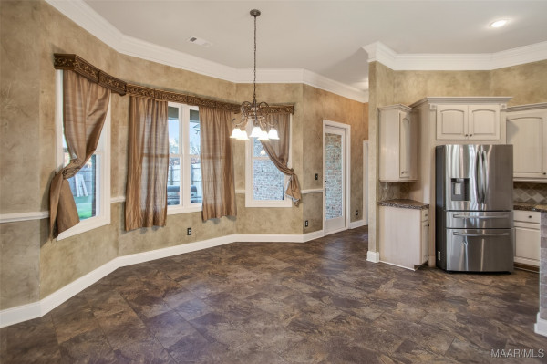 8696 Huntingdon Ridge Lane