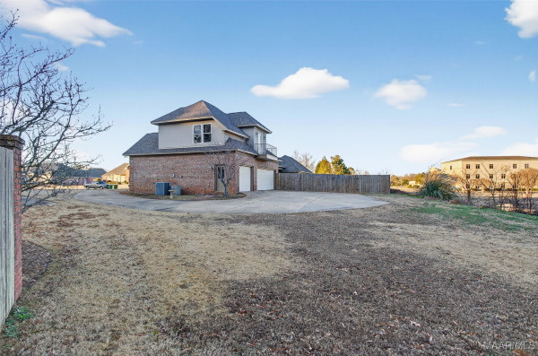 8696 Huntingdon Ridge Lane