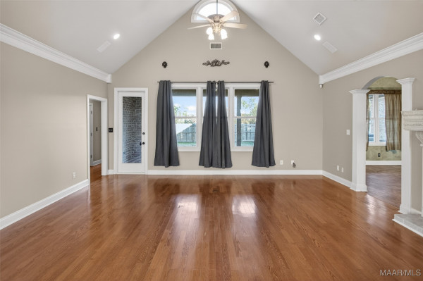 8696 Huntingdon Ridge Lane