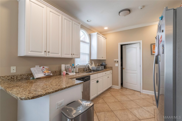 8712 STURBRIDGE Drive