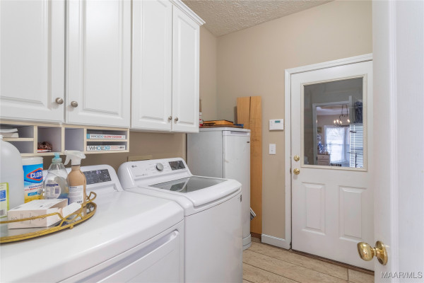 8712 STURBRIDGE Drive