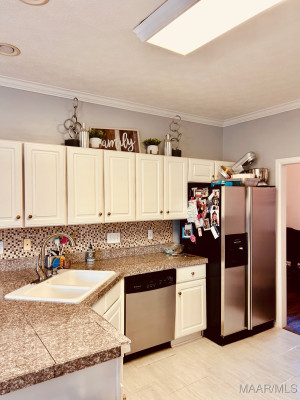 110 POPLAR GROVE Drive