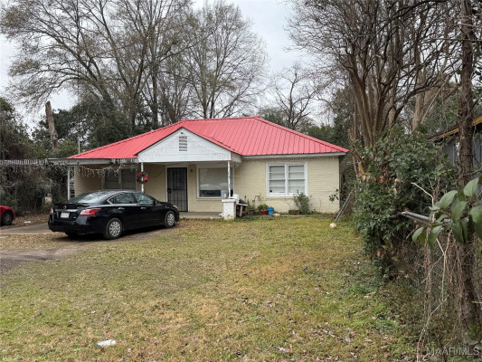 3 E VANDIVER Boulevard