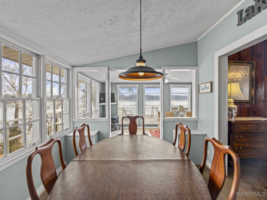 1706 Blackberry Road