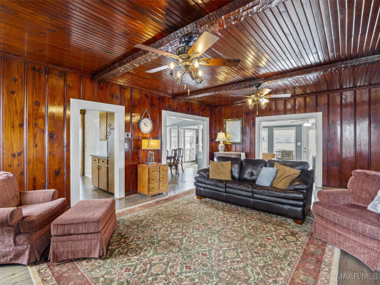 1706 Blackberry Road