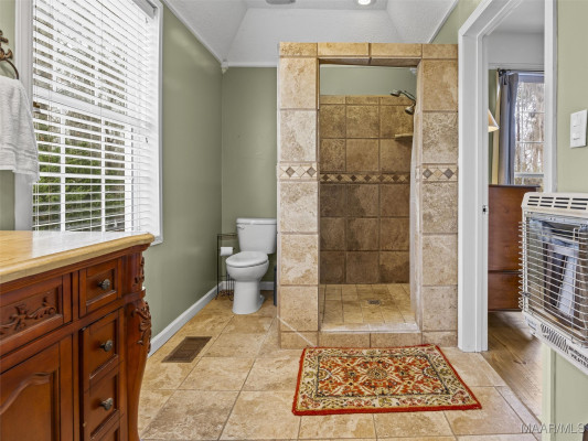 1706 Blackberry Road