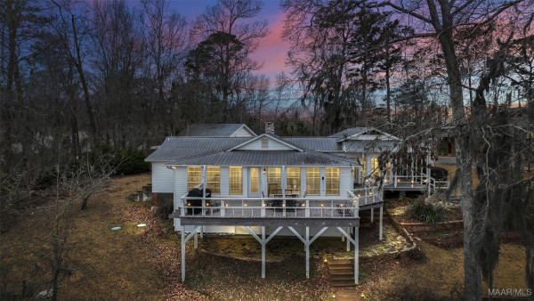 1706 Blackberry Road