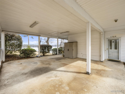 1706 Blackberry Road