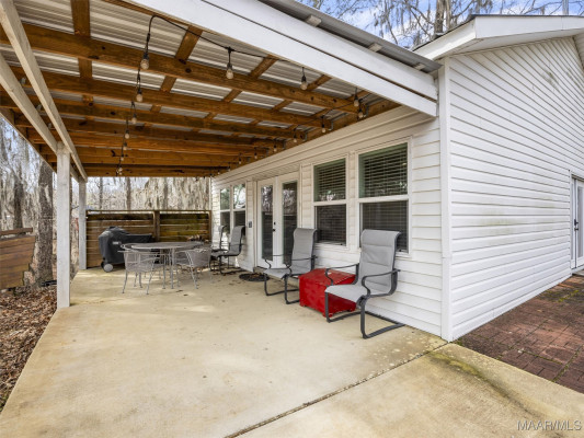 1706 Blackberry Road