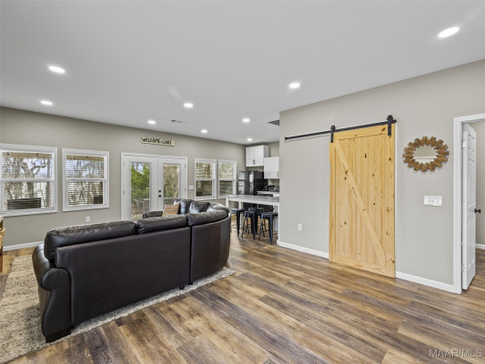 1706 Blackberry Road