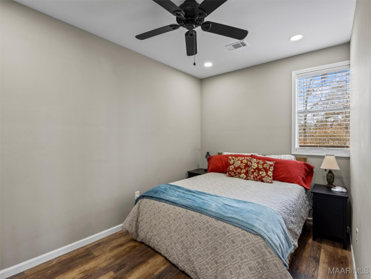 1706 Blackberry Road