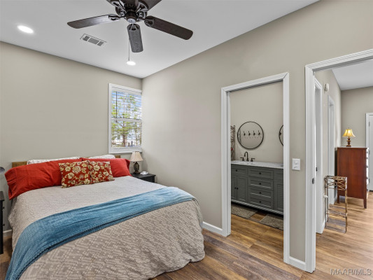 1706 Blackberry Road