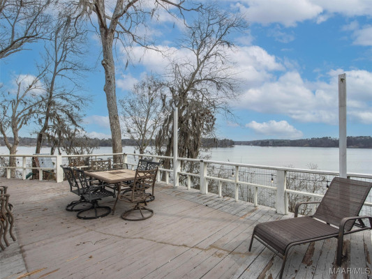 1706 Blackberry Road