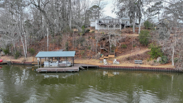 1706 Blackberry Road