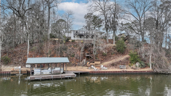 1706 Blackberry Road